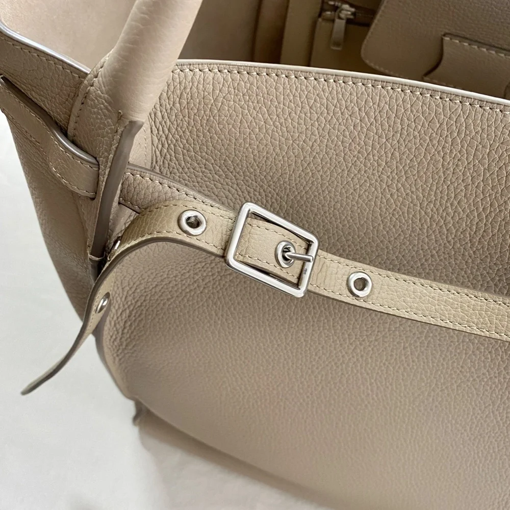 Celine Medium Big Bag in Soft Bare Calfskin - Light Taupe - Picture 10 of 16